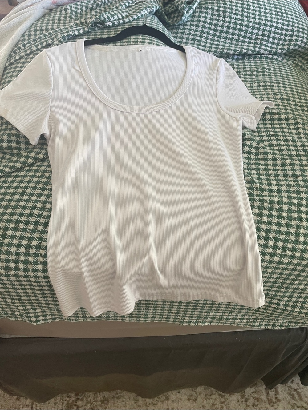 Amazon White Scoop Neck Ribbed Short Sleeve Tee